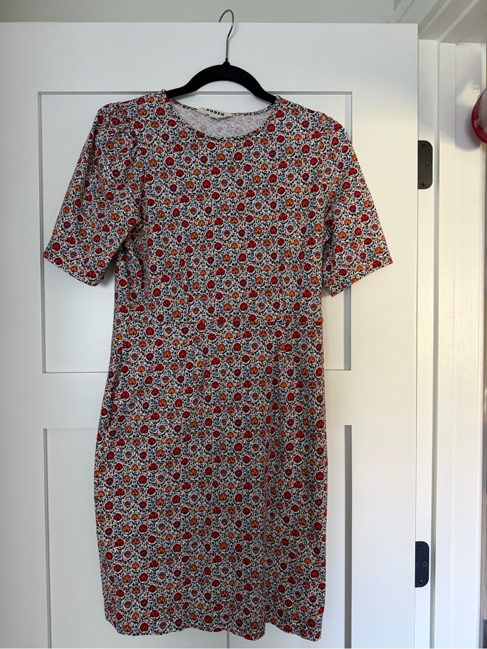 Bode Short Sleeve Floral Shift Dress in Red and White